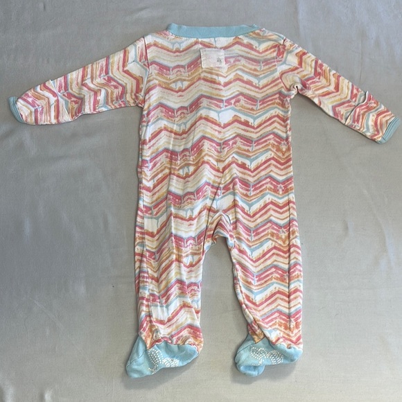 Burt's Bees Baby Pink and Orange Chevron Footies - Picture 5 of 5
